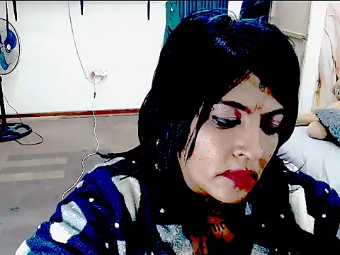 Snapshot of Indiancatz2 chatting on July 14, 2026, 2:05 am Indiancatz2 online show from July 14, 2026, 2:05 am