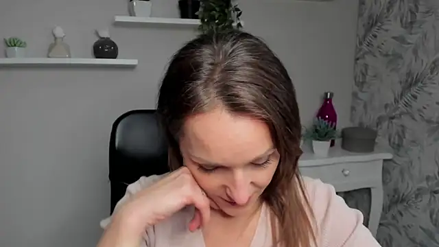 AliciaDesire online show from February 20, 2025, 2:46 pm