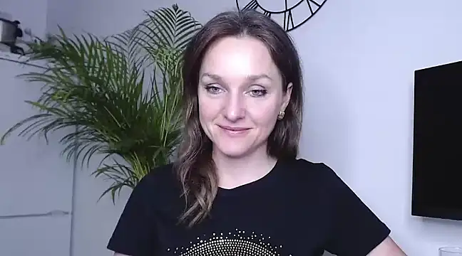 AliciaDesire online show from February 18, 2025, 3:52 pm