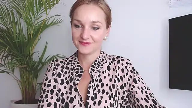 AliciaDesire online show from September 26, 2025, 6:42 am