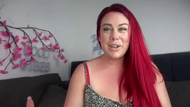 Snapshot of redxxxvixen chatting on June 17, 2026, 1:10 pm redxxxvixen online show from June 17, 2026, 1:10 pm