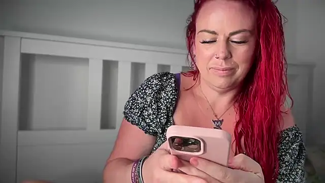 redxxxvixen online show from August 5, 2026, 3:17 pm