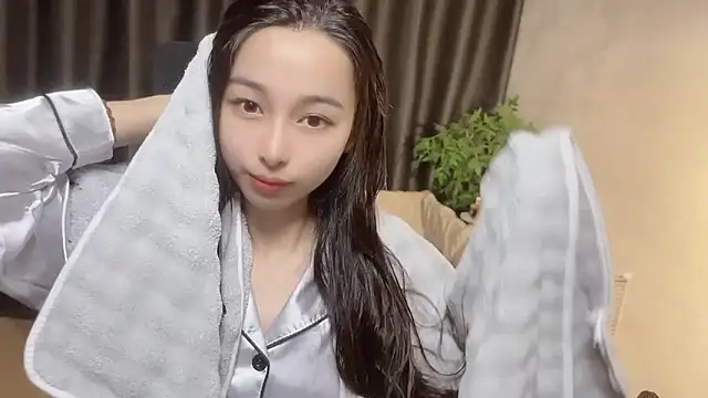 Snapshot of Gina-520 chatting on January 18, 2026, 3:59 pm Gina-520 online show from January 18, 2026, 3:59 pm