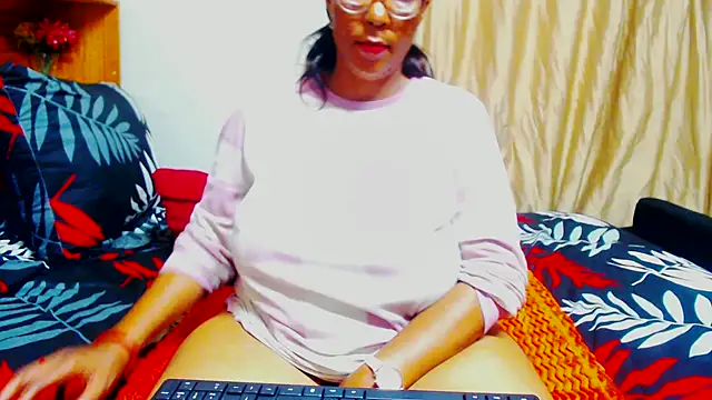 Juicyasss35xx online show from March 24, 2026, 11:16 pm