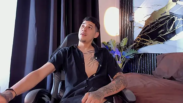 kyle smithxx online show from December 13, 2025, 10:27 pm