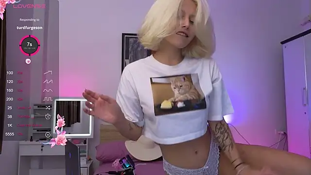 I see Ays1 online show from March 4, 2025, 2:32 pm