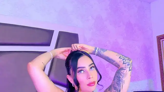 GiahDaniels online show from May 7, 2026, 1:32 am