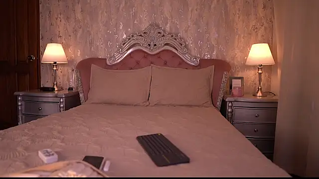 Snapshot of AngelineConnor chatting on May 14, 2026, 9:45 pm AngelineConnor online show from May 14, 2026, 9:45 pm