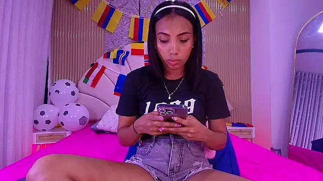Snapshot of nata_luna chatting on June 25, 2026, 7:19 pm nata luna online show from June 25, 2026, 7:19 pm