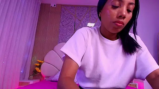 Snapshot of nata_luna chatting on August 5, 2026, 7:19 pm nata luna online show from August 5, 2026, 7:19 pm