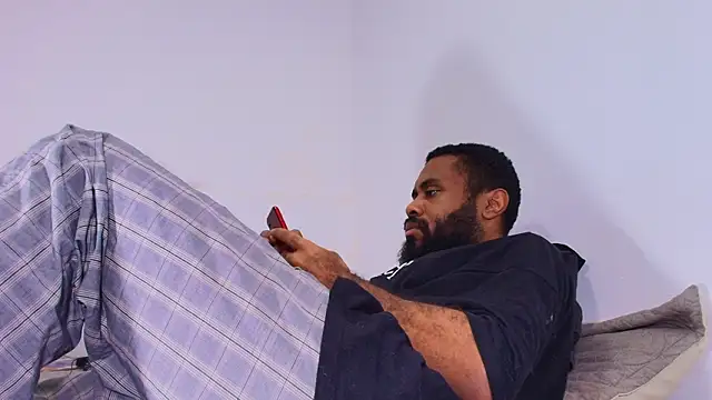 KaelMoreau online show from February 8, 2026, 9:56 pm