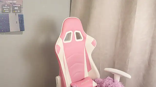 Victoria Thomsons1 online show from March 6, 2025, 7:03 am