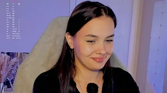  Sweetie  online show from October 9, 2025, 4:51 pm