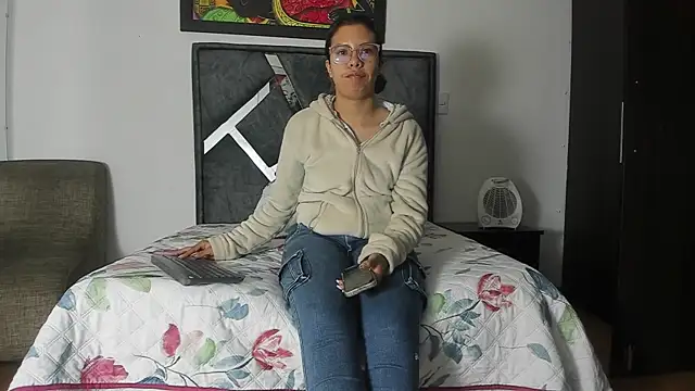 Vahiolet smith online show from October 30, 2025, 2:54 am