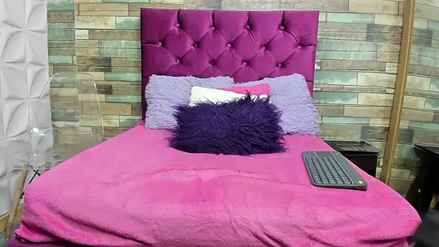 KataleyaStiward online show from April 28, 2026, 12:31 pm