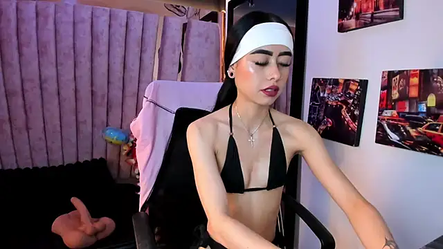 AnnySweett  online show from May 25, 2026, 2:49 pm