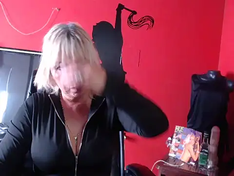 Snapshot of KLOE_PIELL chatting on March 11, 2026, 9:09 pm KLOE PIELL online show from March 11, 2026, 9:09 pm