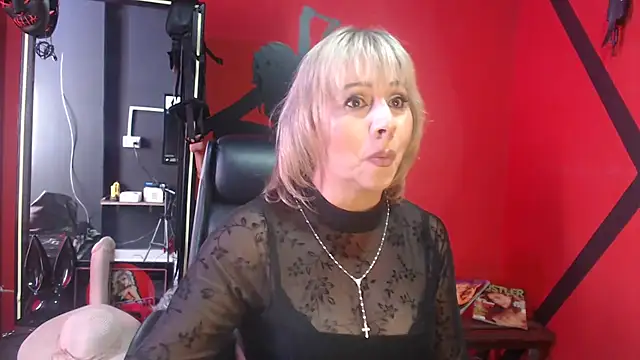 KLOE PIELL online show from September 10, 2025, 9:14 pm