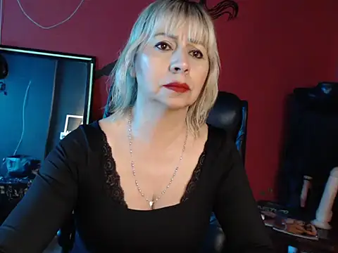 Snapshot of KLOE_PIELL chatting on March 3, 2026, 8:49 pm KLOE PIELL online show from March 3, 2026, 8:49 pm