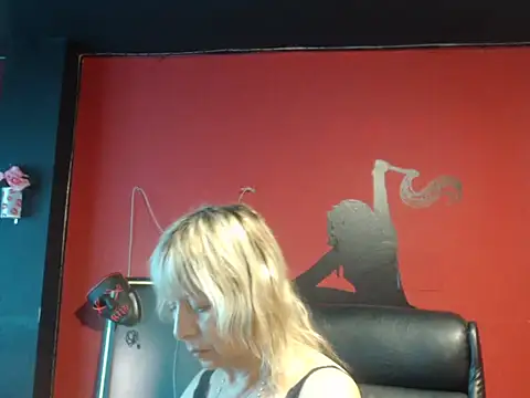 Snapshot of KLOE_PIELL chatting on March 2, 2026, 7:54 pm KLOE PIELL online show from March 2, 2026, 7:54 pm