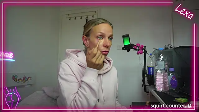 Lexa xoxo online show from November 11, 2025, 7:47 am