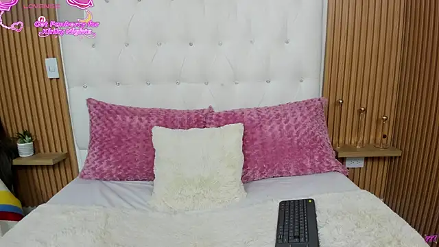 MartinaWestt online show from July 4, 2026, 1:12 am
