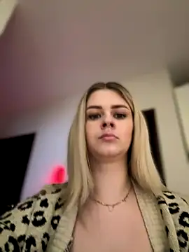 Love Bri online show from November 12, 2025, 10:08 am