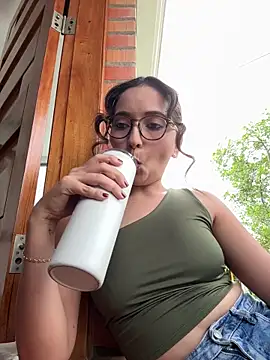 Snapshot of Penelope-Hot chatting on June 16, 2026, 8:20 pm Penelope-Hot online show from June 16, 2026, 8:20 pm
