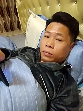 Snapshot of okomm88 chatting on February 15, 2025, 7:17 pm okomm88 online show from February 15, 2025, 7:17 pm