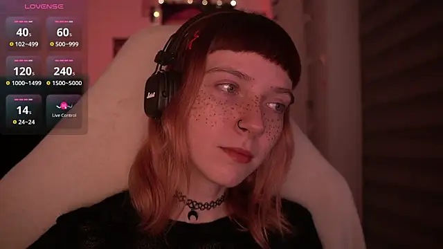 juliapie online show from December 9, 2024, 4:12 am