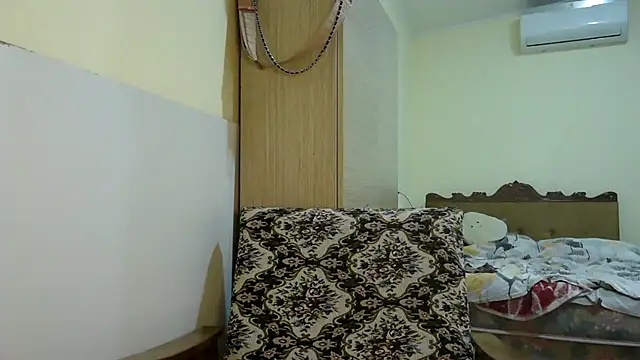 Sativa017 online show from December 5, 2024, 3:23 pm