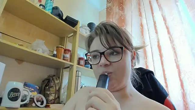 Seductive She Wolf online show from April 23, 2026, 8:43 am