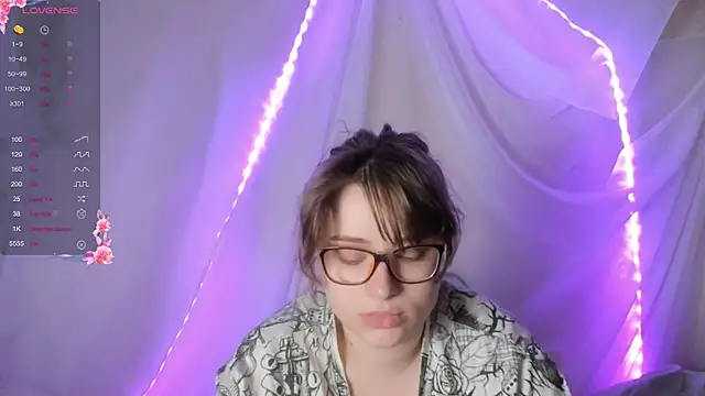 Seductive She Wolf online show from June 24, 2026, 12:48 pm