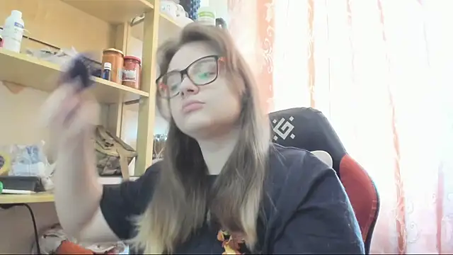Seductive She Wolf online show from April 29, 2026, 4:33 pm