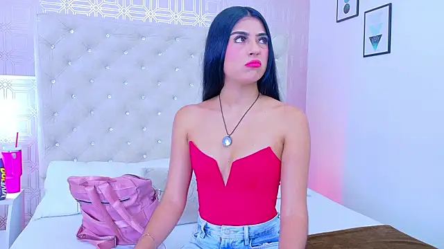 Mia-Monroe online show from March 13, 2026, 7:52 pm