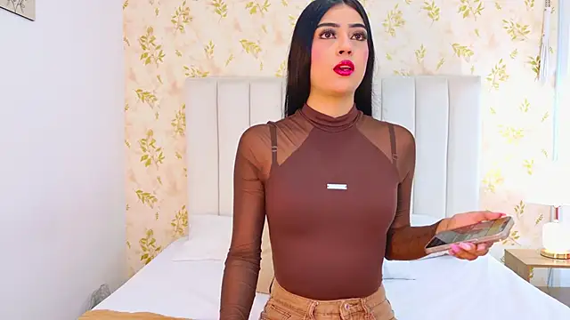 Mia-Monroe online show from March 10, 2026, 12:42 pm