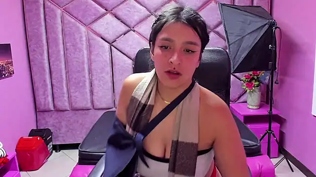 Sarah Hornny online show from March 9, 2025, 3:22 am