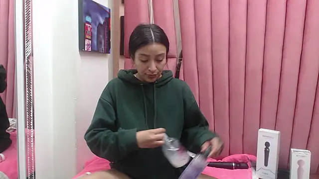 Sarah Hornny online show from September 20, 2025, 3:44 am