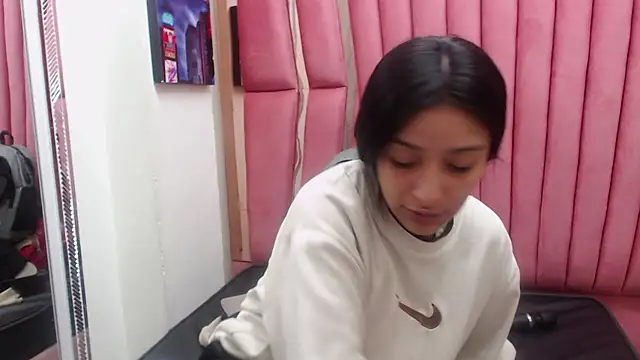 Sarah Hornny online show from October 3, 2025, 3:41 am