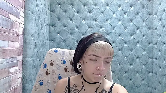 Samantha Smiith online show from October 10, 2025, 3:40 am