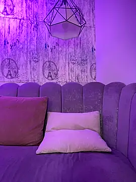 AbyThompson online show from October 1, 2025, 12:20 pm