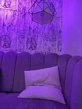 AbyThompson online show from October 29, 2025, 1:10 pm