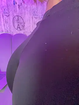 Snapshot of AbyThompson chatting on February 18, 2026, 12:23 pm AbyThompson online show from February 18, 2026, 12:23 pm