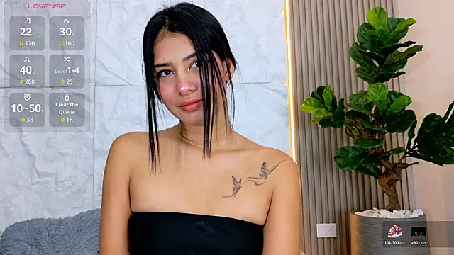 LaurenRodriiguez online show from June 15, 2026, 12:49 pm