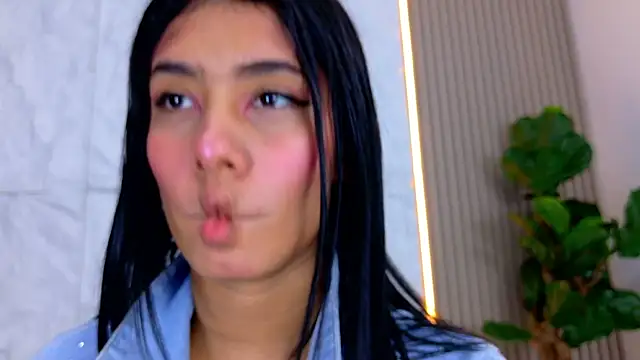 LaurenRodriiguez online show from August 1, 2026, 12:36 pm