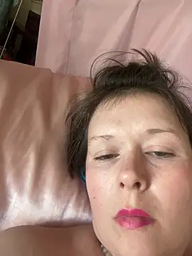 Snapshot of KatieBARBiE98 chatting on March 14, 2026, 1:06 pm KatieBARBiE98 online show from March 14, 2026, 1:06 pm