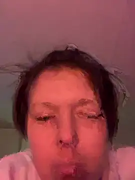 Snapshot of KatieBARBiE98 chatting on March 23, 2026, 10:42 pm KatieBARBiE98 online show from March 23, 2026, 10:42 pm