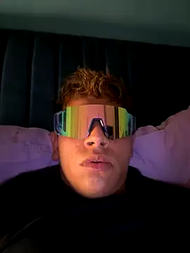 calleaaaa online show from October 22, 2025, 9:57 pm