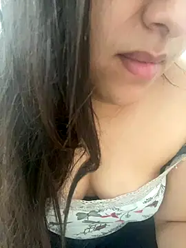 yassminsexy22 online show from November 23, 2025, 12:04 pm