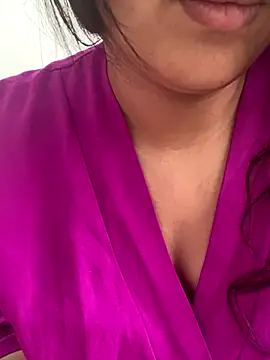 yassminsexy22 online show from September 9, 2025, 12:58 pm